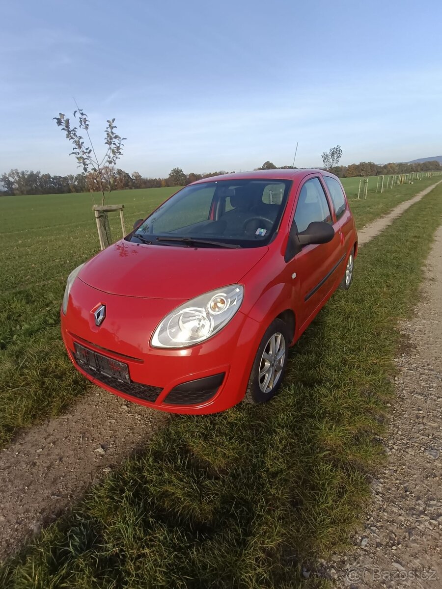 RENAULT TWINGO