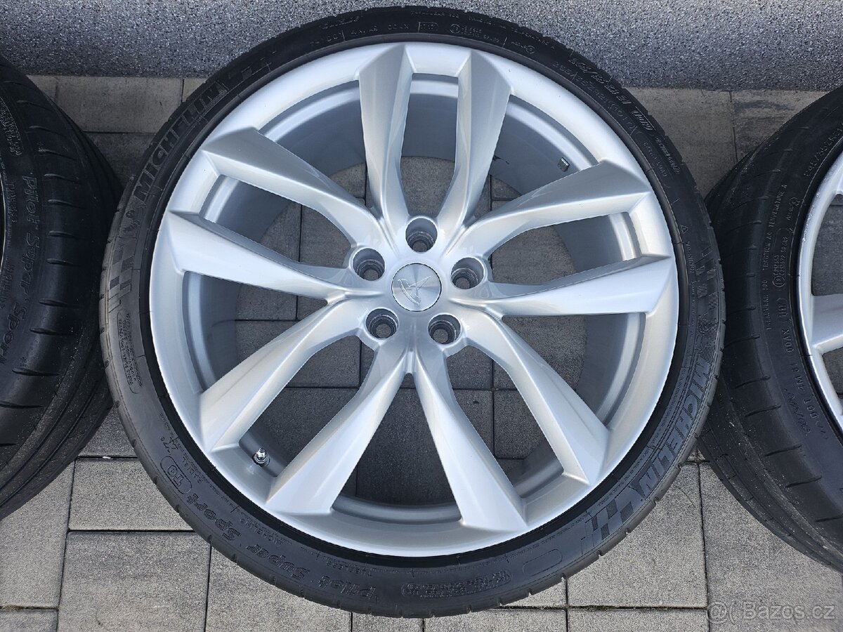 21" letní kola pro Tesla model S