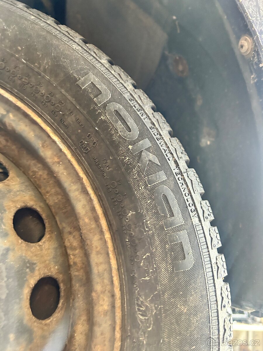 Kompletní kola Renault Clio 175/65 R14 zimní Nokian