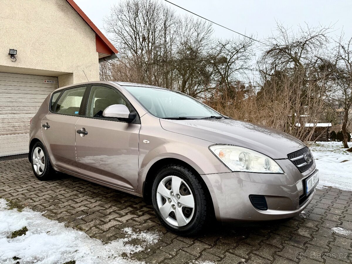 Kia Ceeď 1.4i 80kW, ČR původ, 5/2007, Tažné