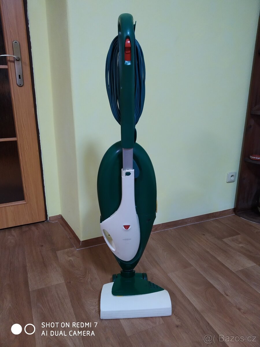 Prodám Vysavač VORWERK KOBOLD 135 s elektronickou klepaci hl