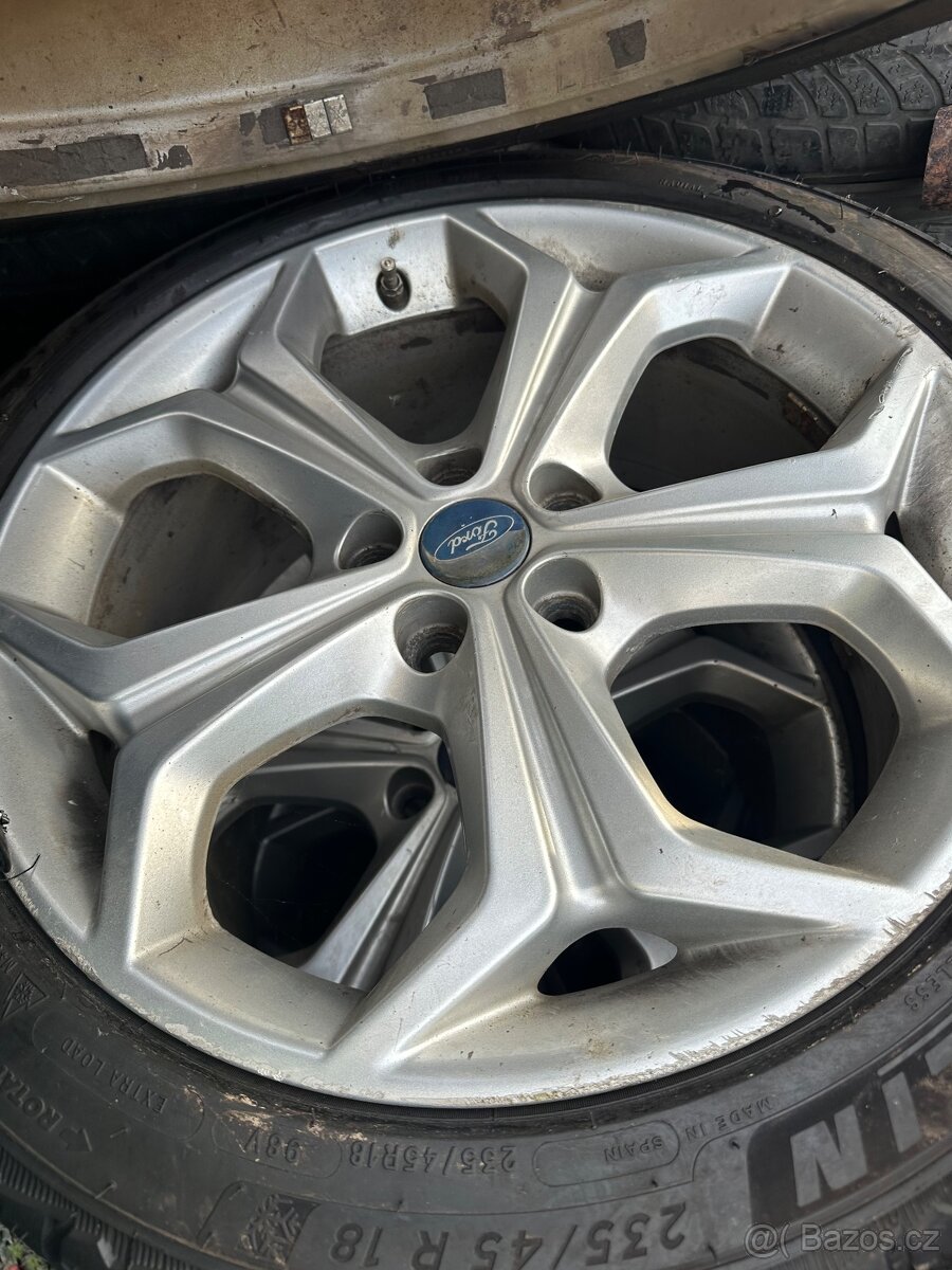 zada zimních alu kol ford 18" michelin 235 45 18