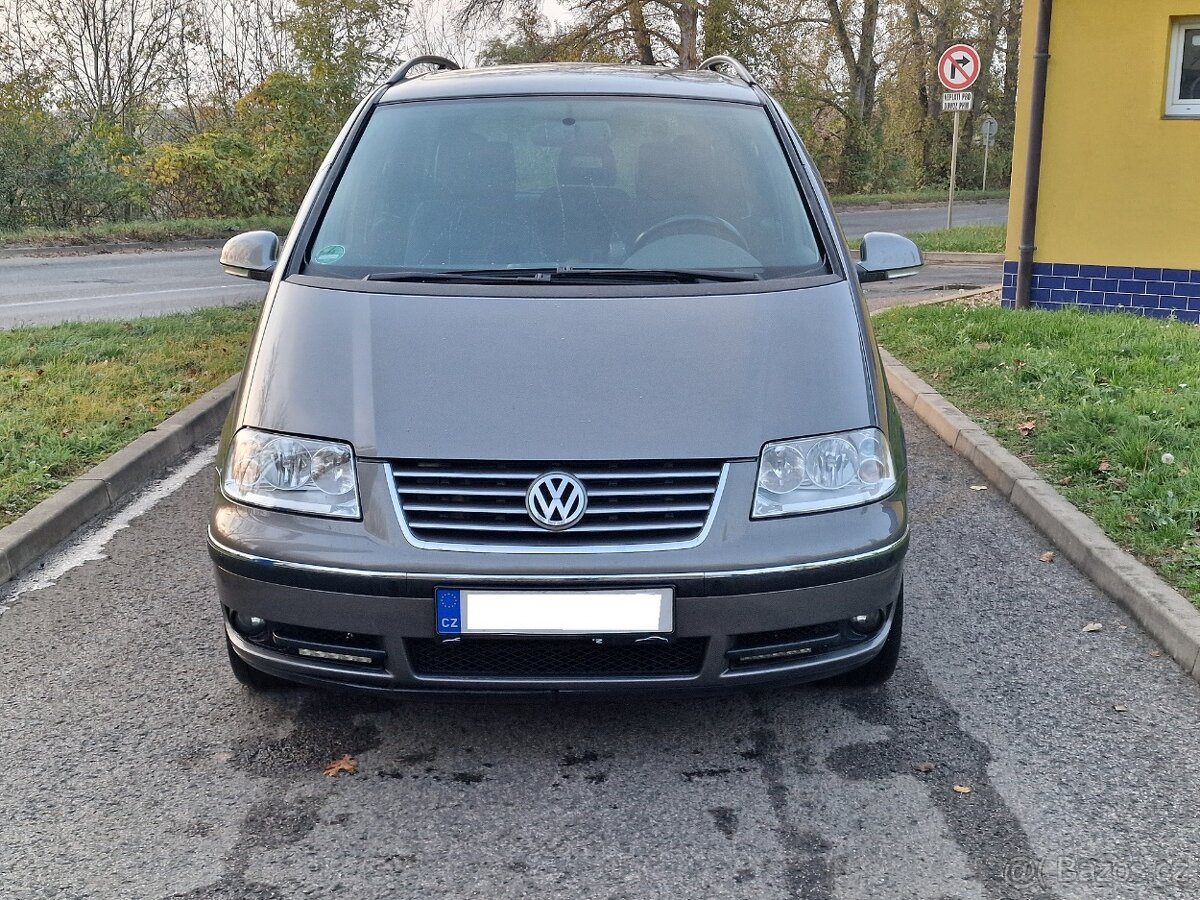 VW Sharan 2.0TDi, r.2009, 7-místné, STK, klima, serviska