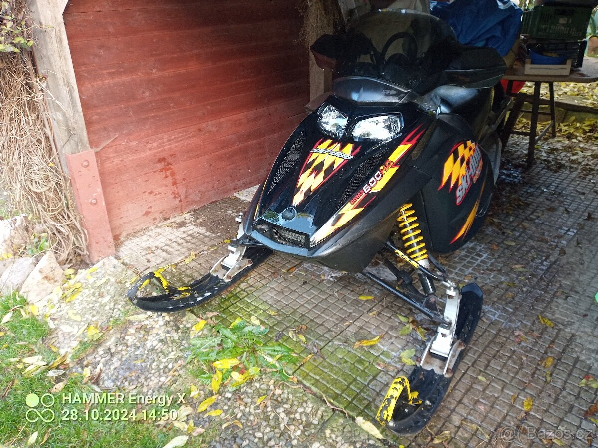 Ski doo mxz 600