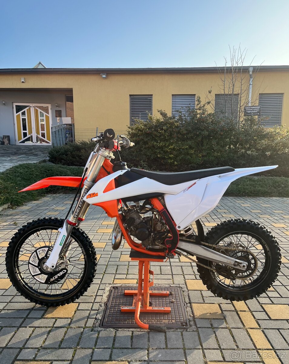 KTM SX 85, model 2020, koupena jako nová v ČR