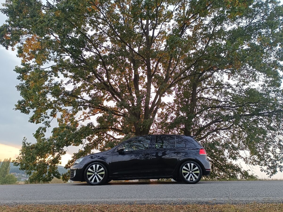 Volkswagen Golf VI - GTD - 245tis/KM - HEZKÝ STAV