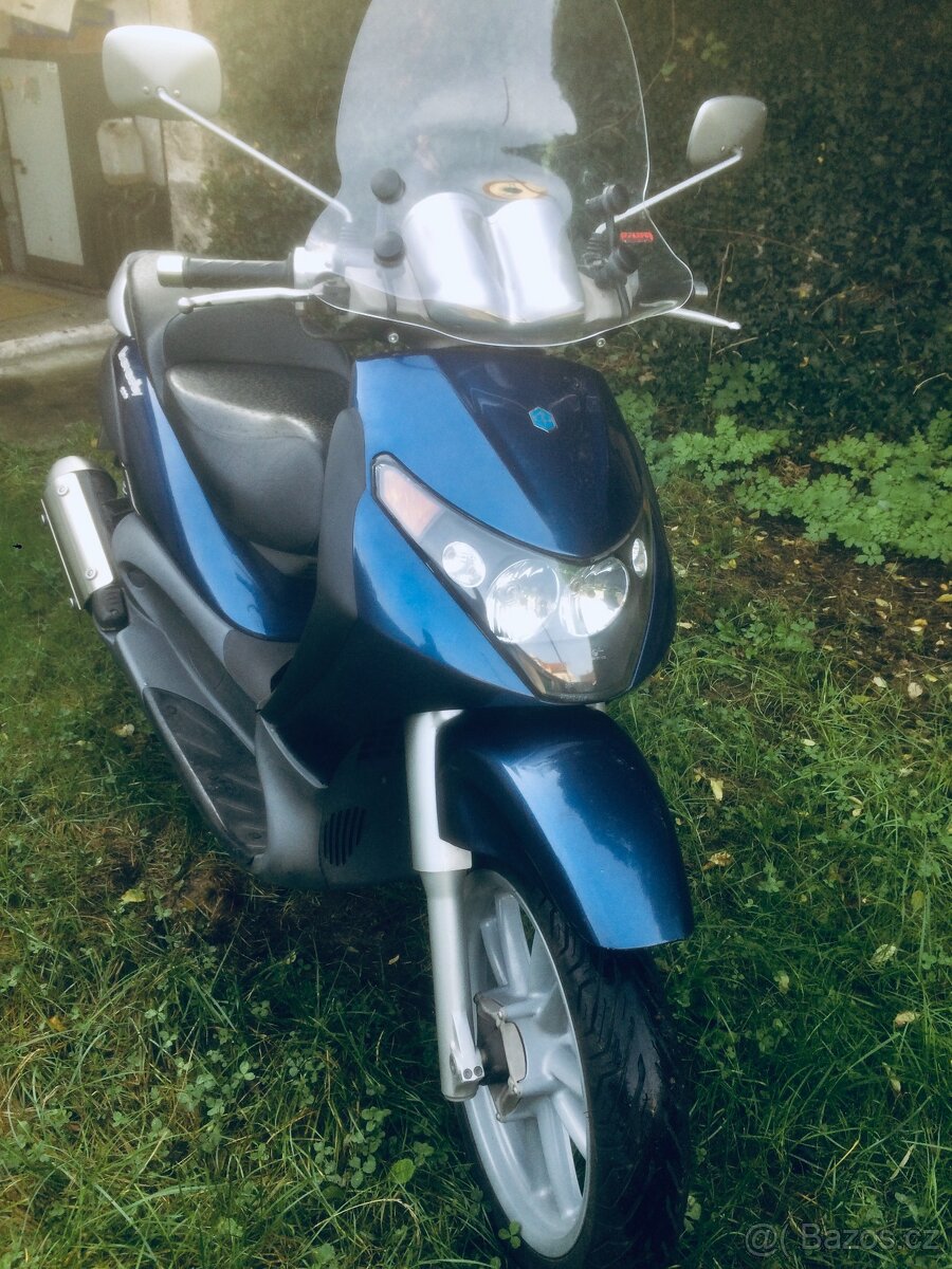 Piaggio Beverly 200