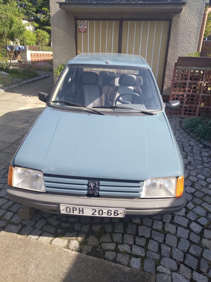 Peugeot 205