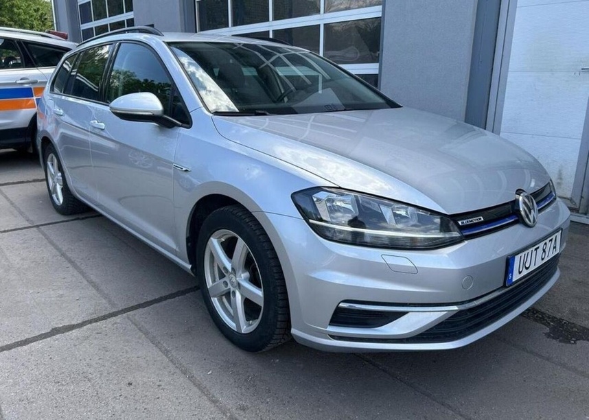 Volkswagen Golf 1.5 TGI Comfort AUT 2020 záruk 96 kw