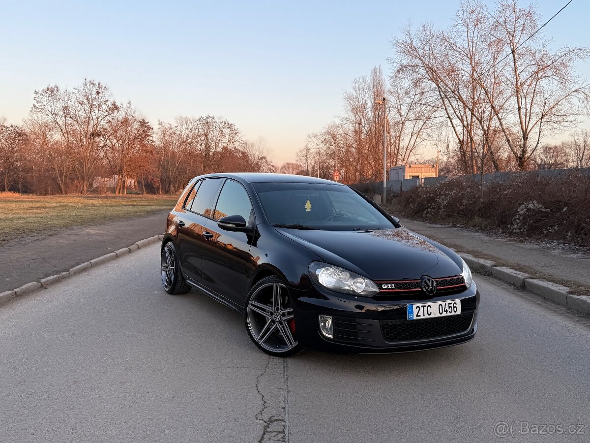 VW GOLF VI GTI 2.0 TSI.