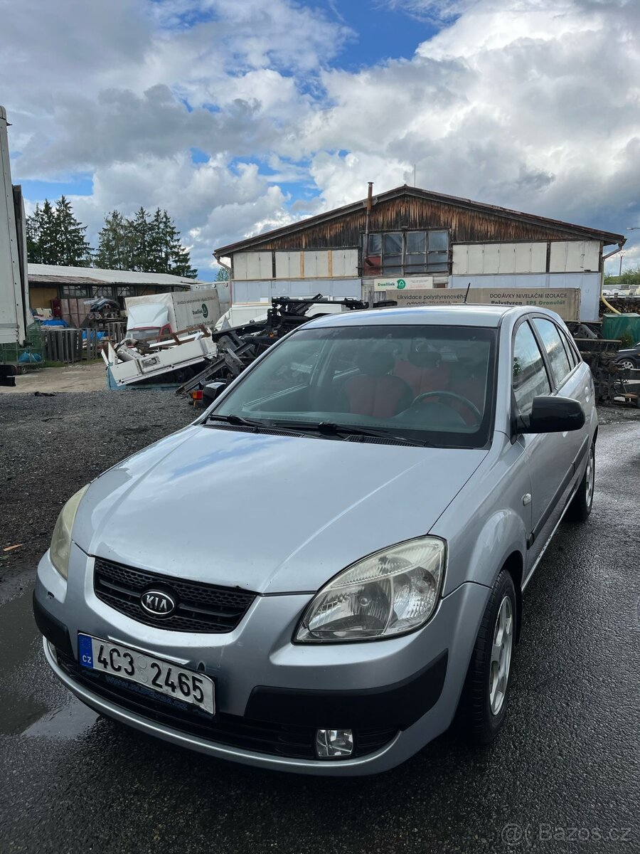 Kia Rio 1.4 benzín Automat