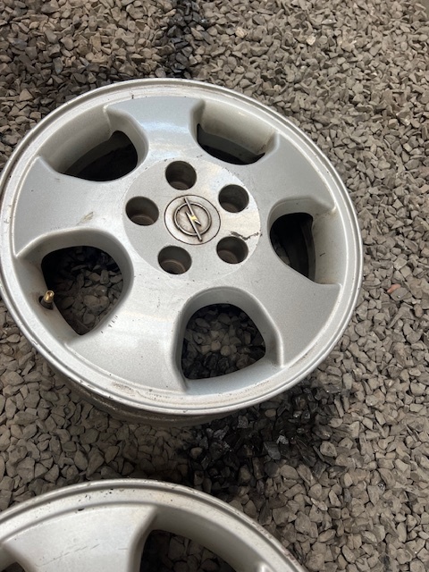 Prodám ALU kola opel 15" 5x110 ET 49 6J