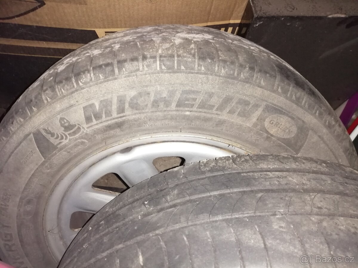 Letní kola Michelin 195 /65/R 15 včetně kovovych disku.