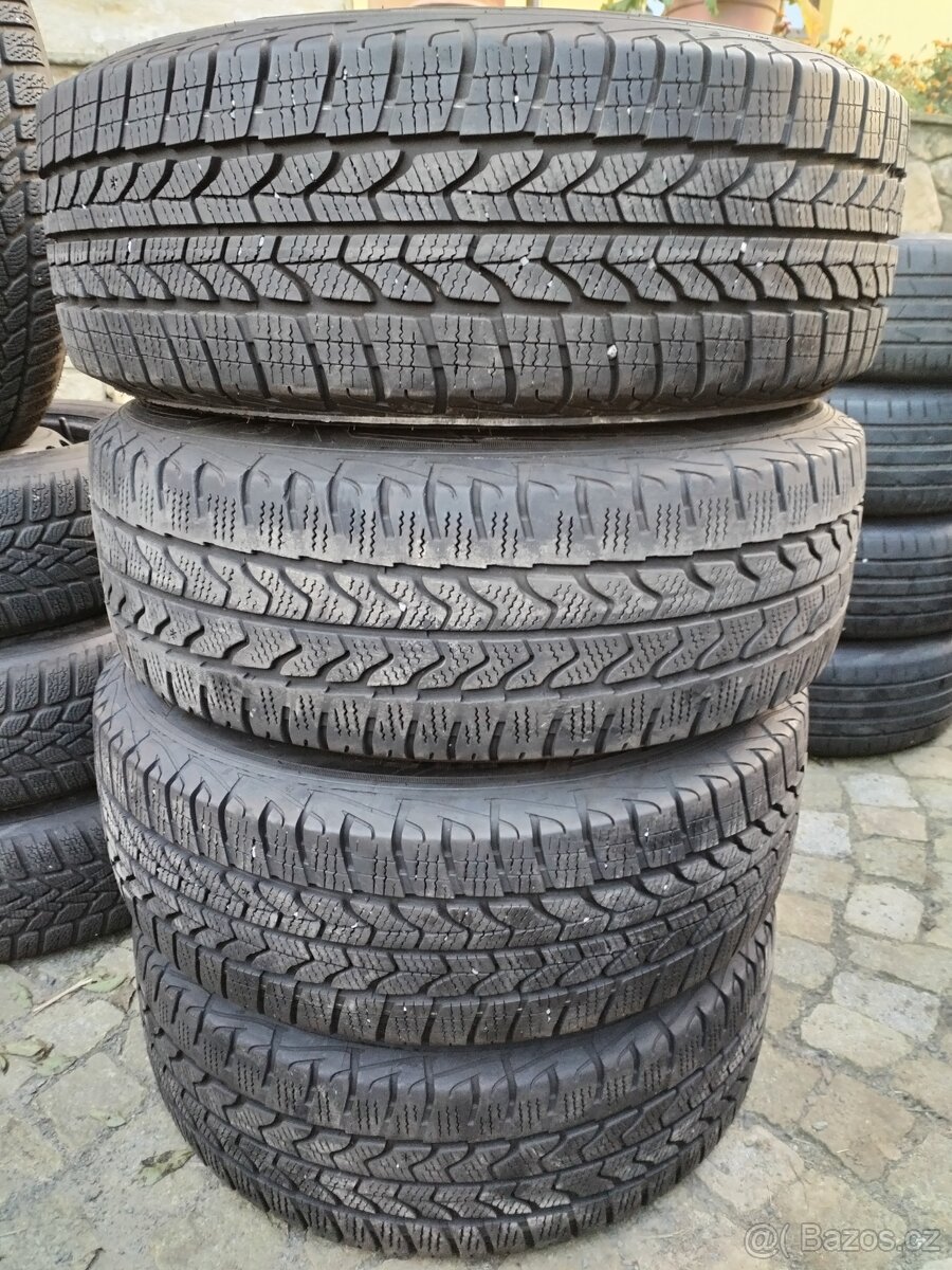 215/65/16C zimni pneu GOODYEAR 215/65 R16C