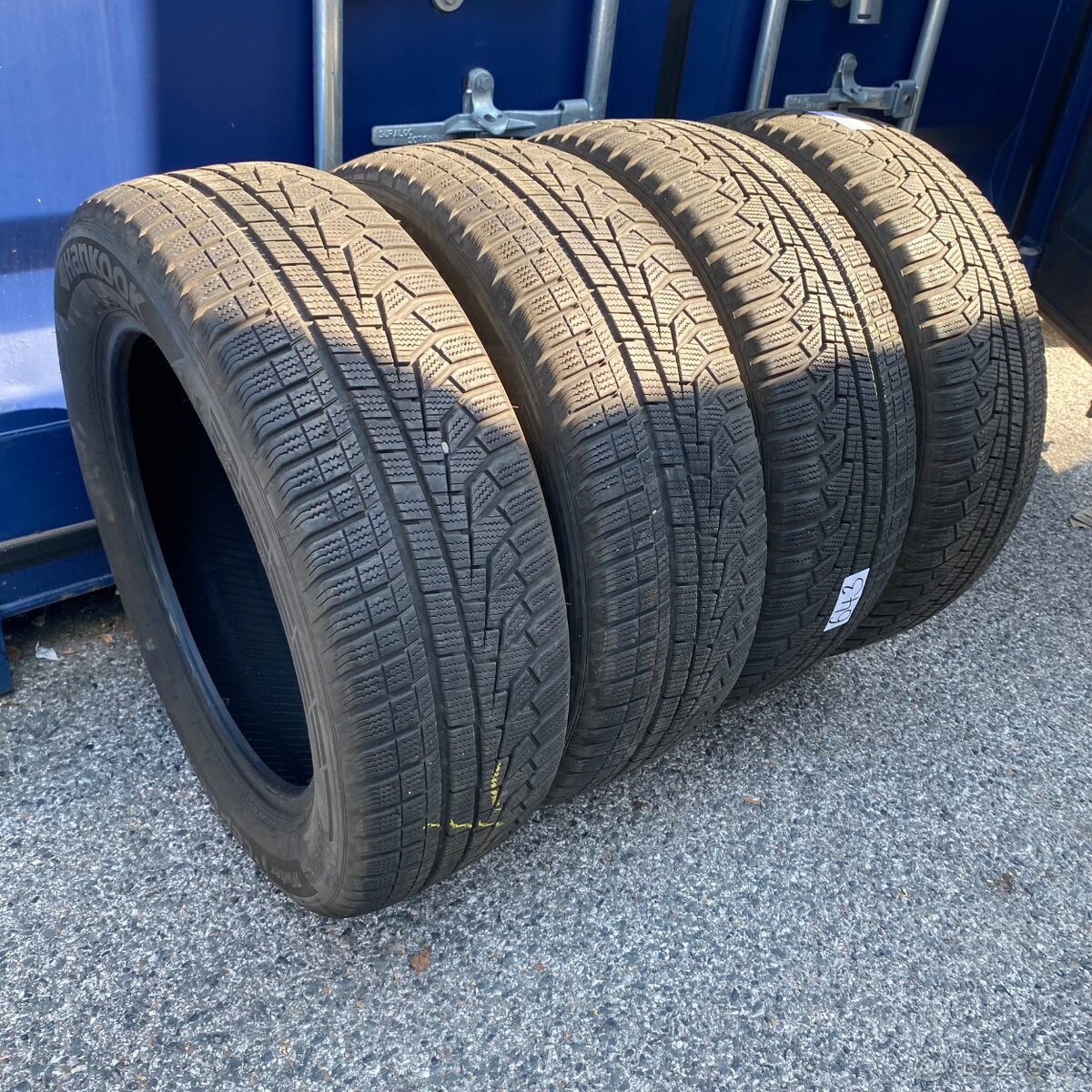 Zimní pneu 225/60 R18 104V Hankook 5,5-6mm