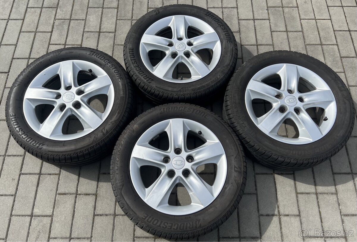 Kia Ceed -16” alu + letní 205/55 R16 Bridgestone