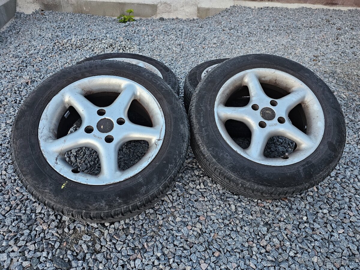 Pneu Nokian 195/60 R15 letní na ALU discích FORD