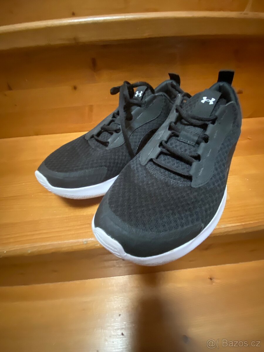 Prodám botasky Under Armour Sneakersy vel. 44