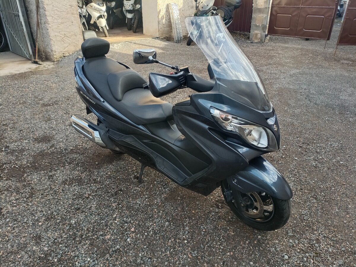 Suzuki burgman 400i ABS 2012 cz doklady v ceně