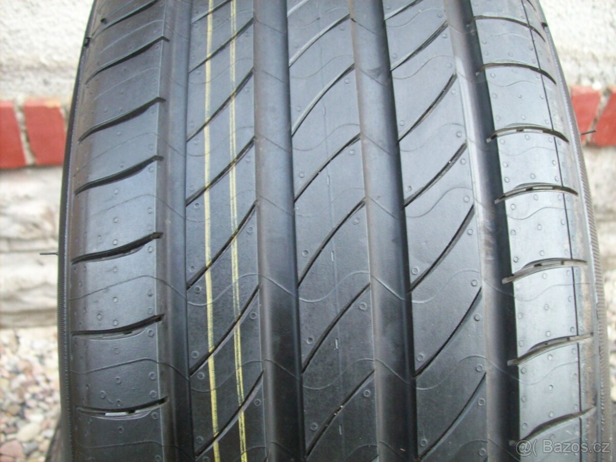 sada Michelin Primacy4 215.65.17 99V stav 99,9%