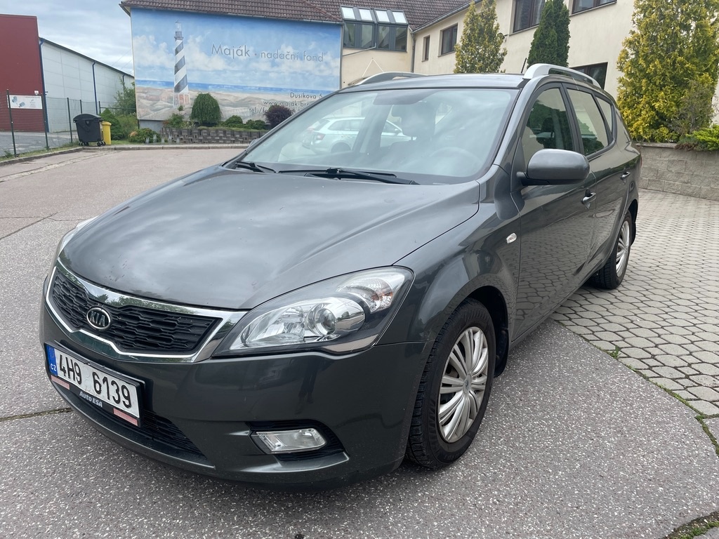 Prodám Kia Ceed kombi 1,4i, 66kW, rok 2011, STK 5/2026