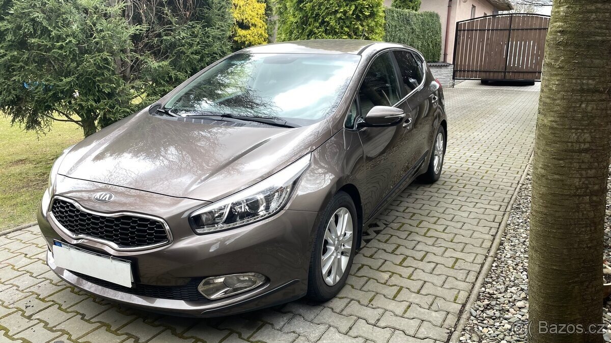 KIA CEÉD 1.6 GDI 99 kw-benzín, EXCLUSIVE koupeno v CZ