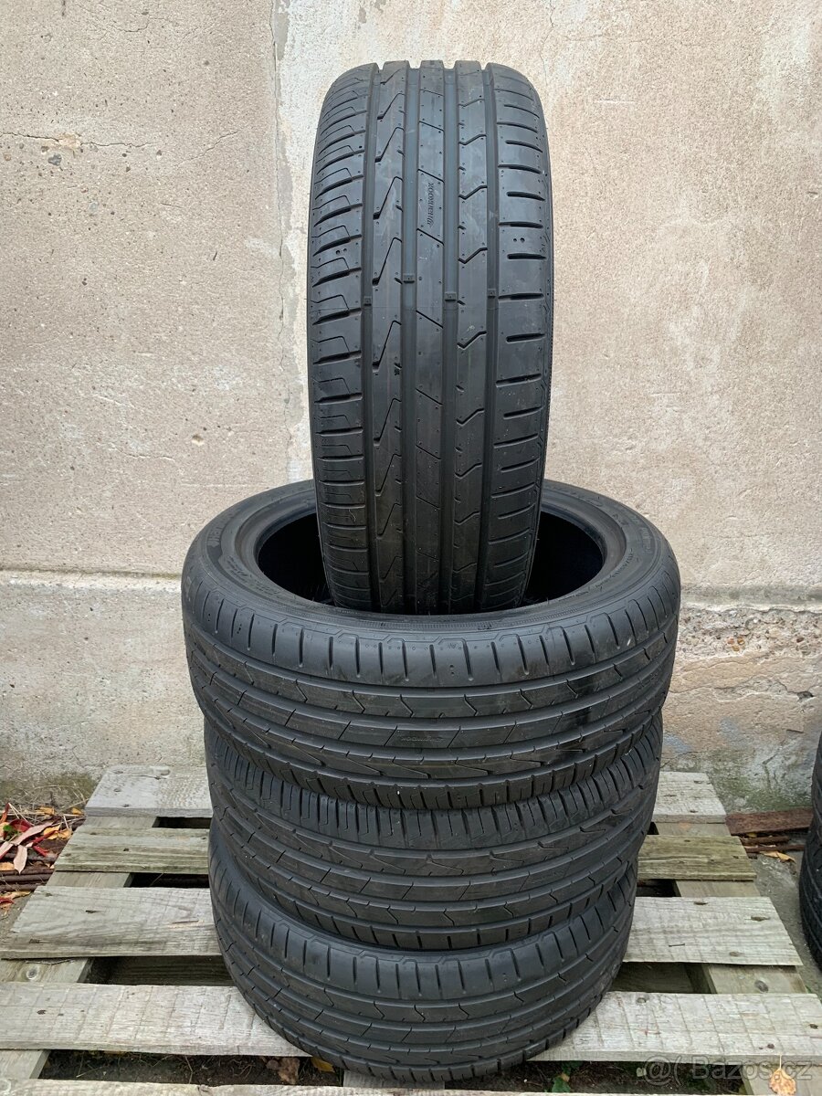 Letní pneu 215 45 18 Hankook jako nové