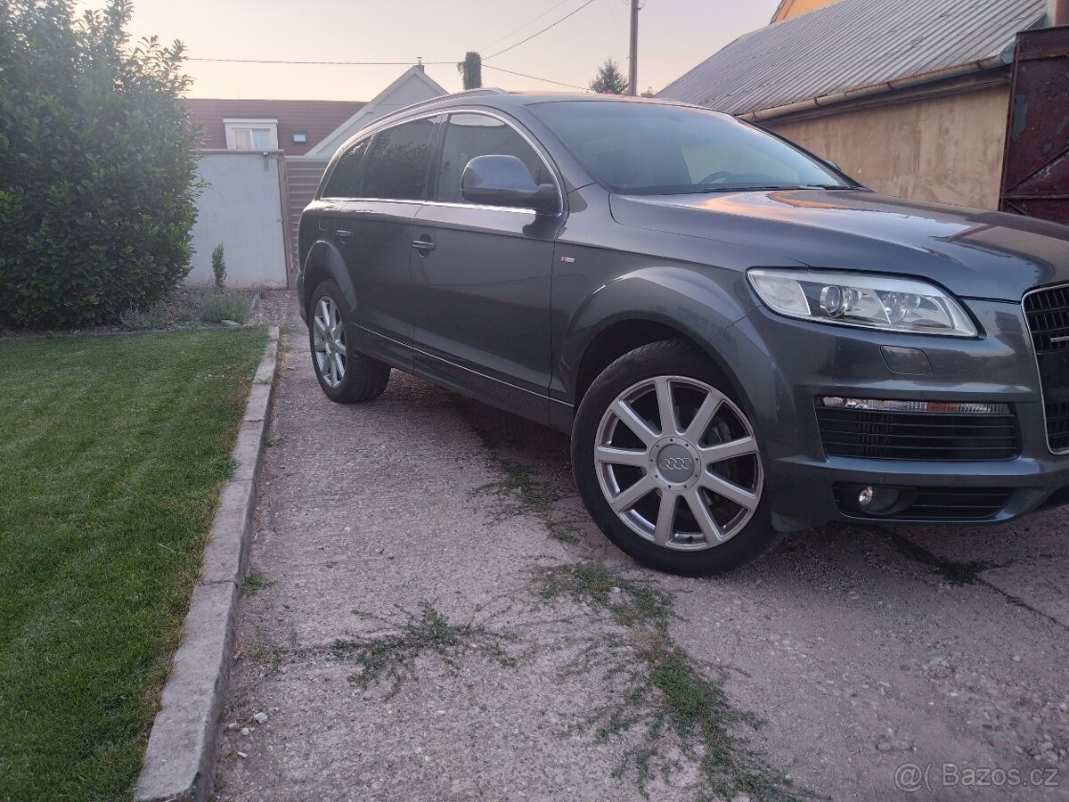 Audi Q7 s line