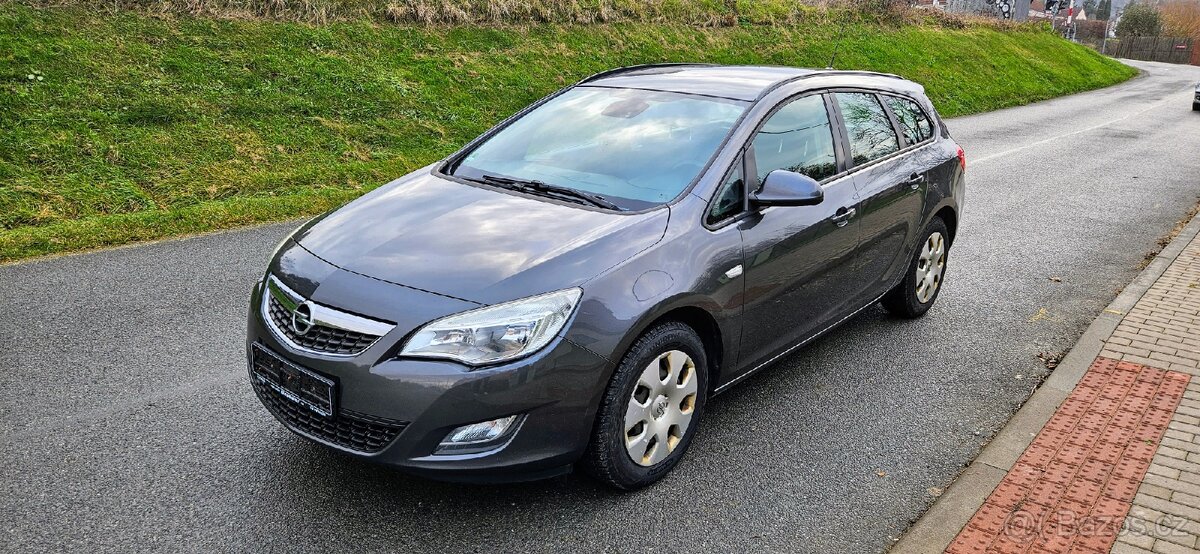 Opel Astra, 2012