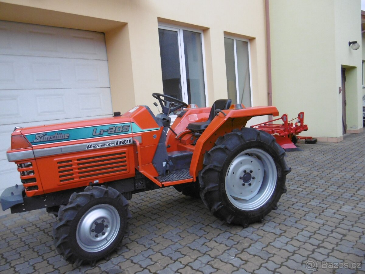 Malotraktor KUBOTA L1-205