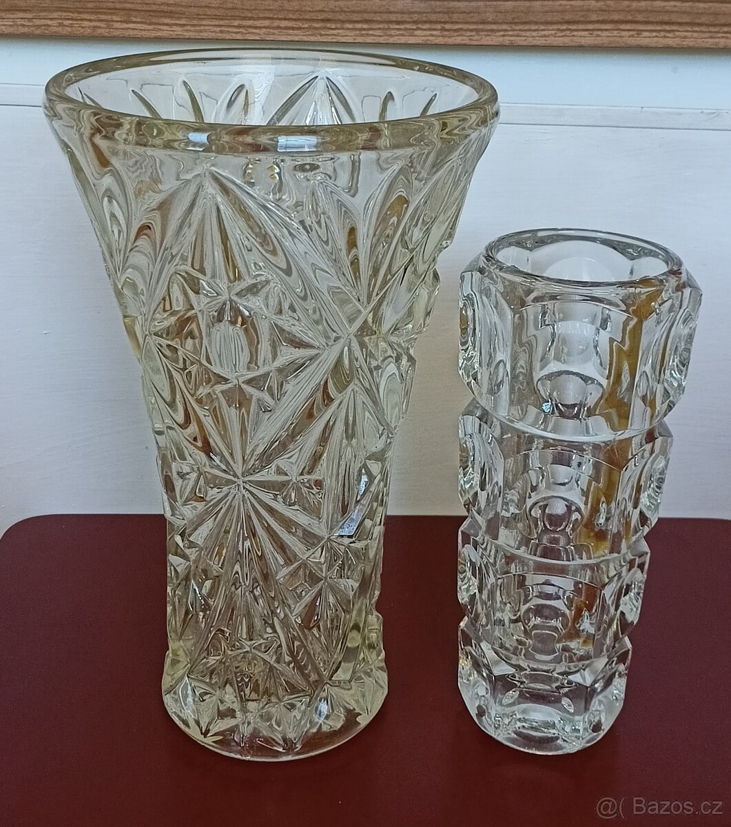 Broušené skleněné mísy a vázy