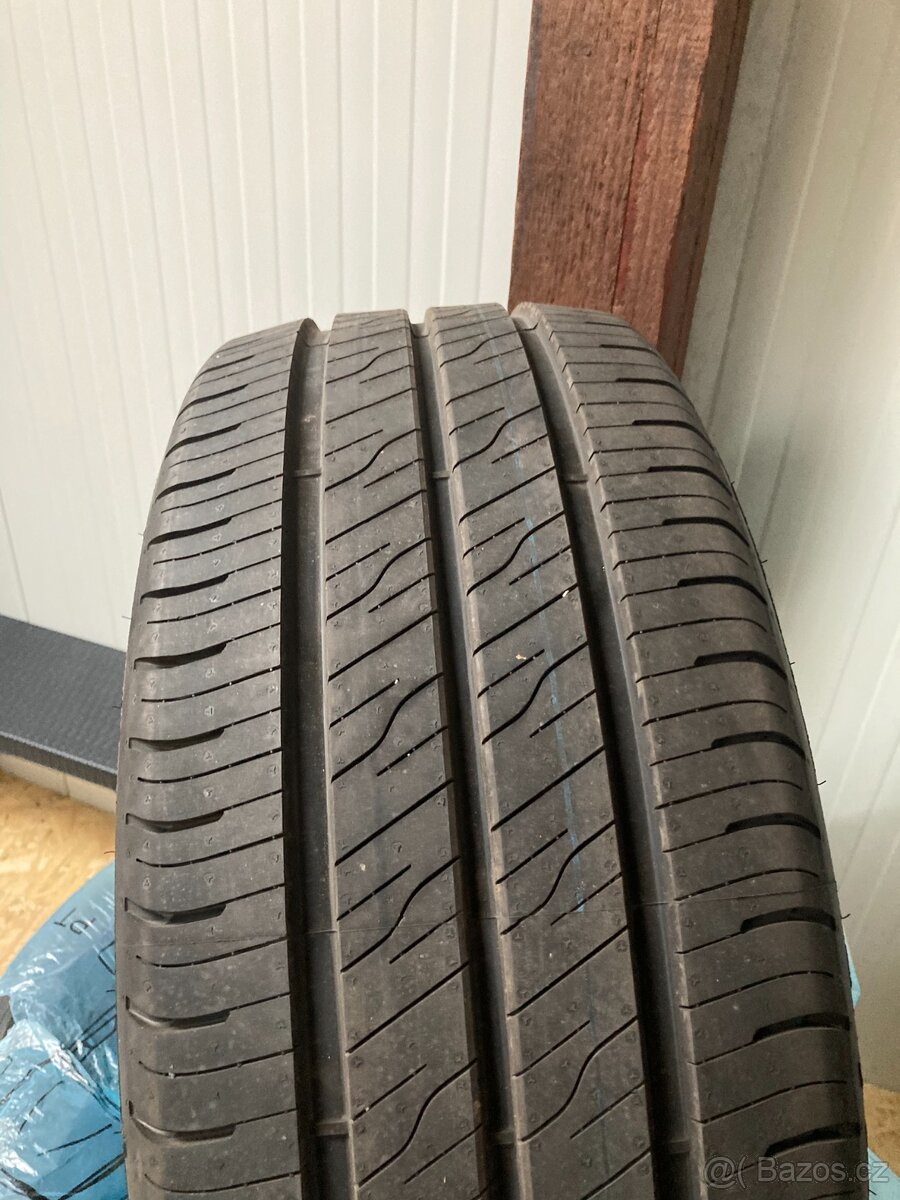 Letní pneu GOODYEAR 235/50 R 19 C