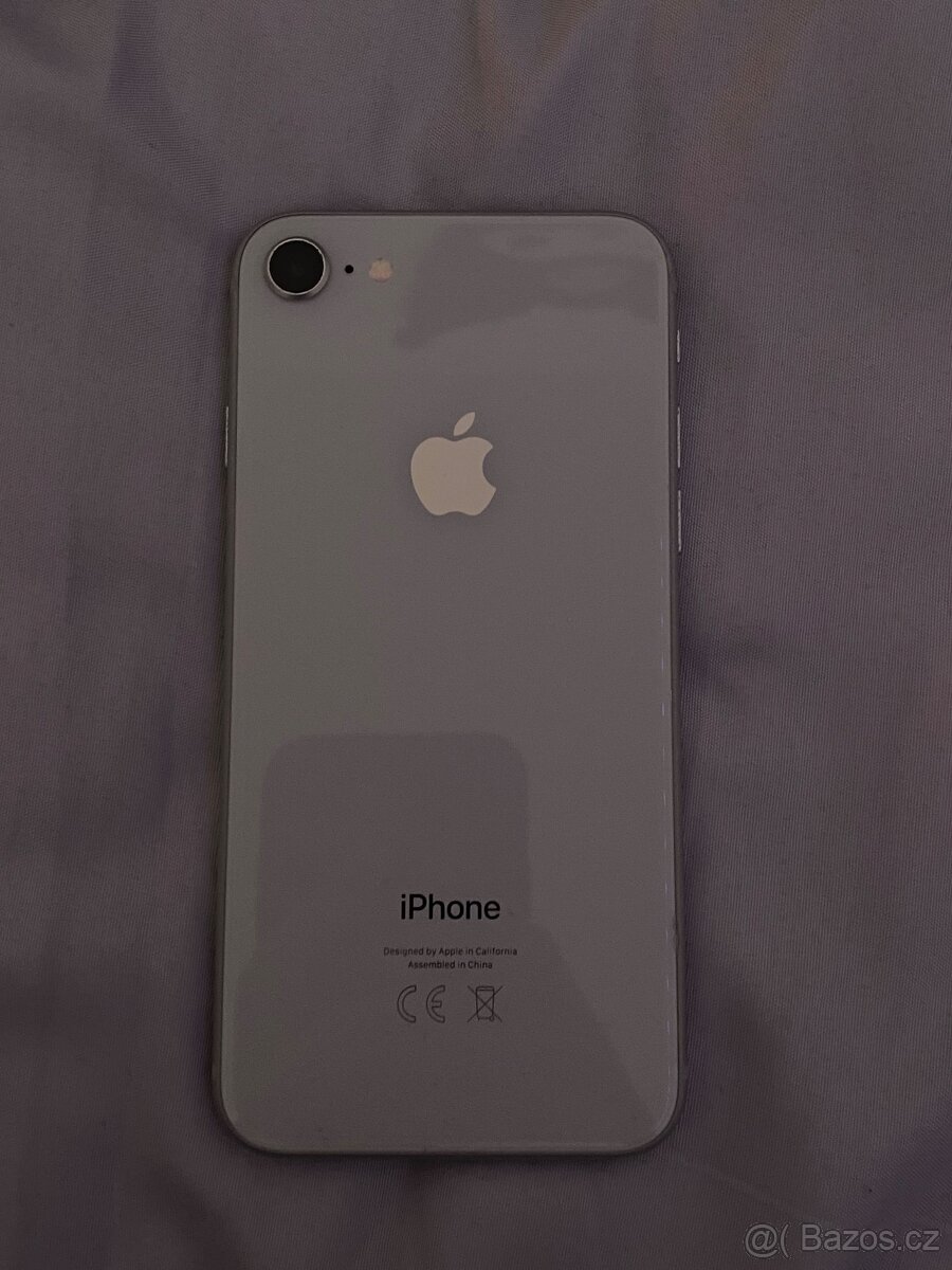 iphone 8 64gb stříbrný