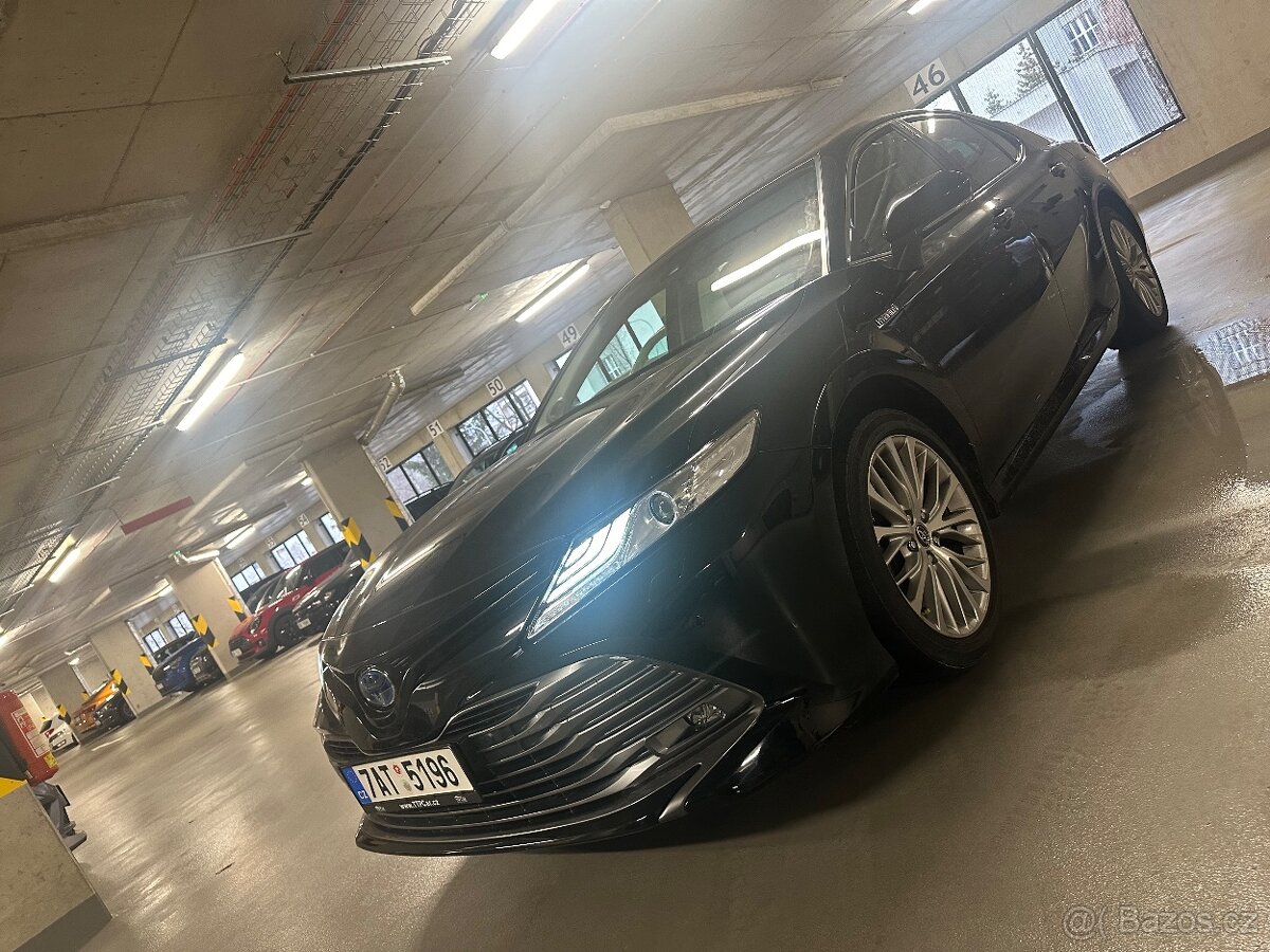 Toyota Camry 2.5 hybrid 2019