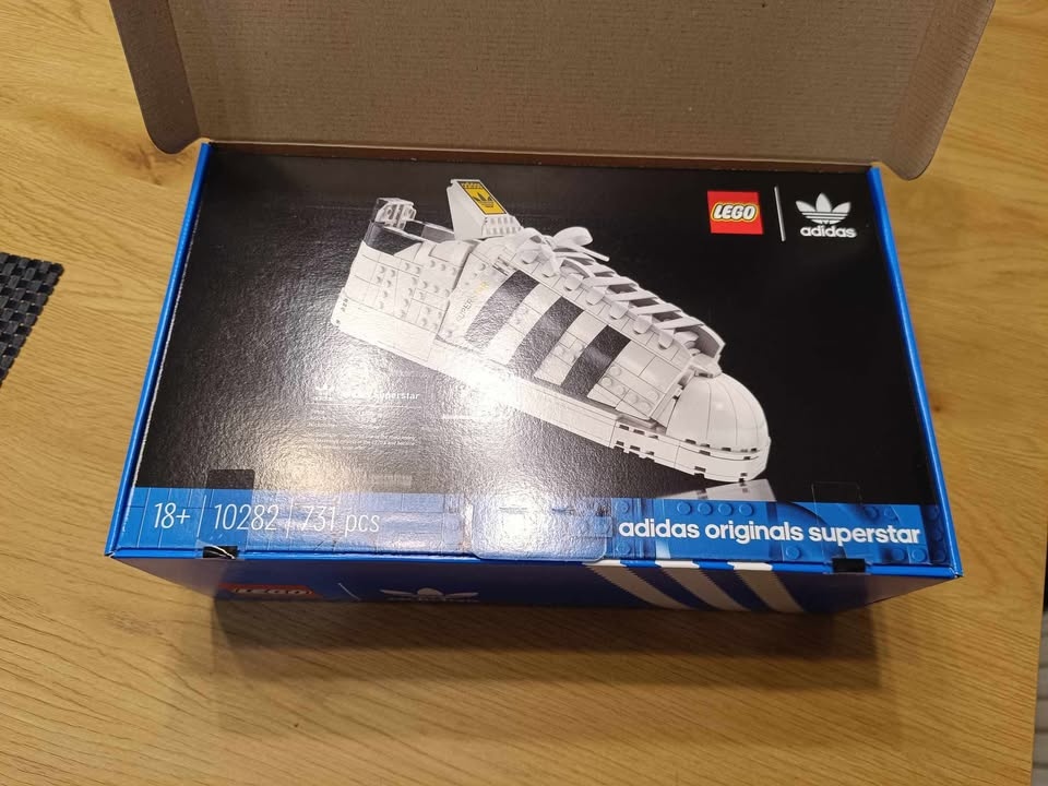 LEGO Creator Expert 10282 adidas Originals Superstar