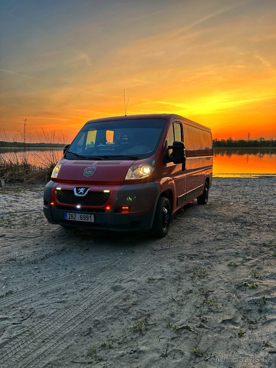 Peugeot Boxer obytná vestavba