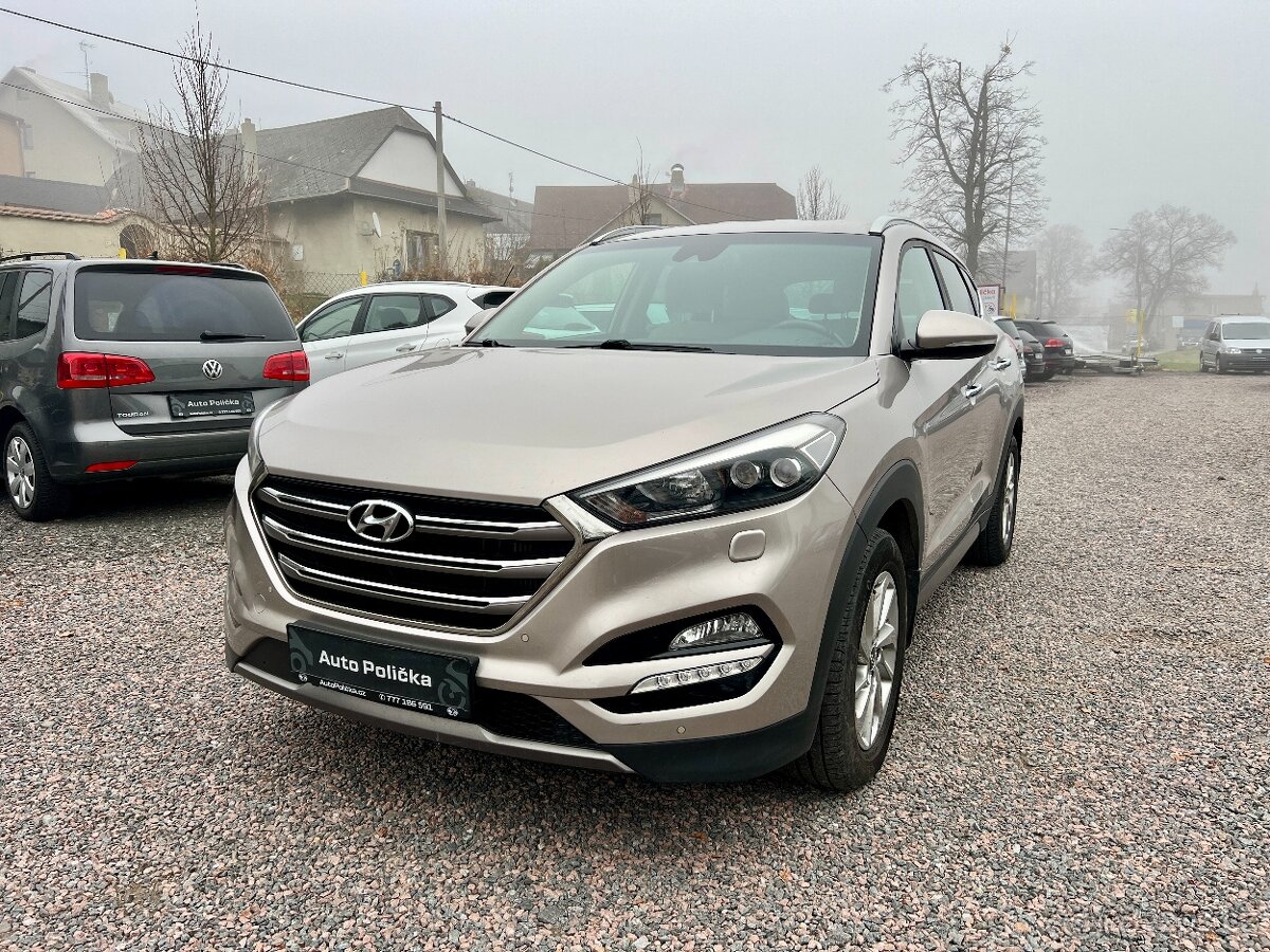 Hyundai Tucson 2.0d 100 kW 4x4 Xenon,Navi,Stav