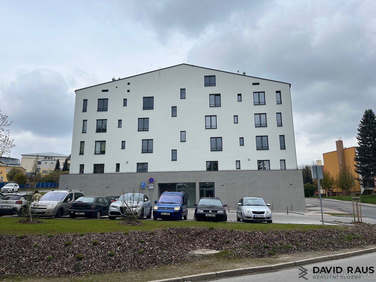 Pronájem bytu 2+kk (70 m2), s parkovacím stáním, Nové Město 