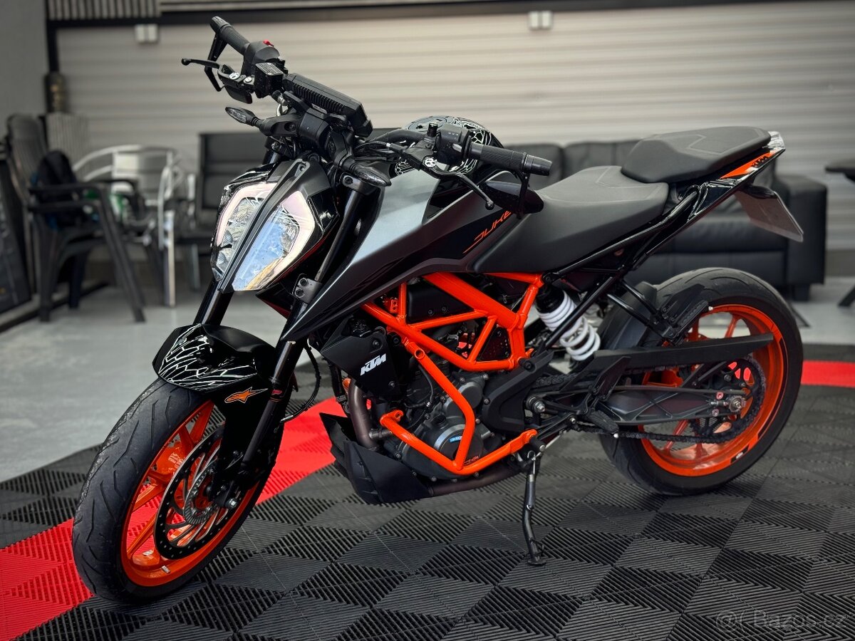 KTM DUKE 390 TOP