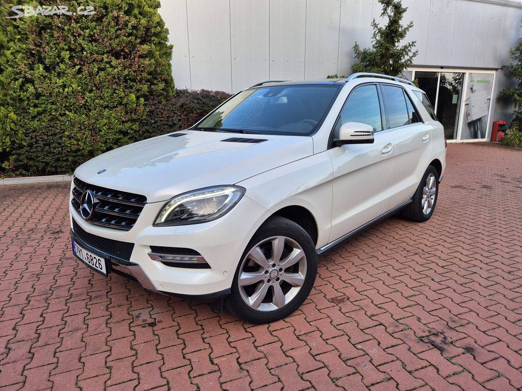 Mercedes ML 350CDI,ČR,tažné,kamera,vzduch,serviska,harman/ka