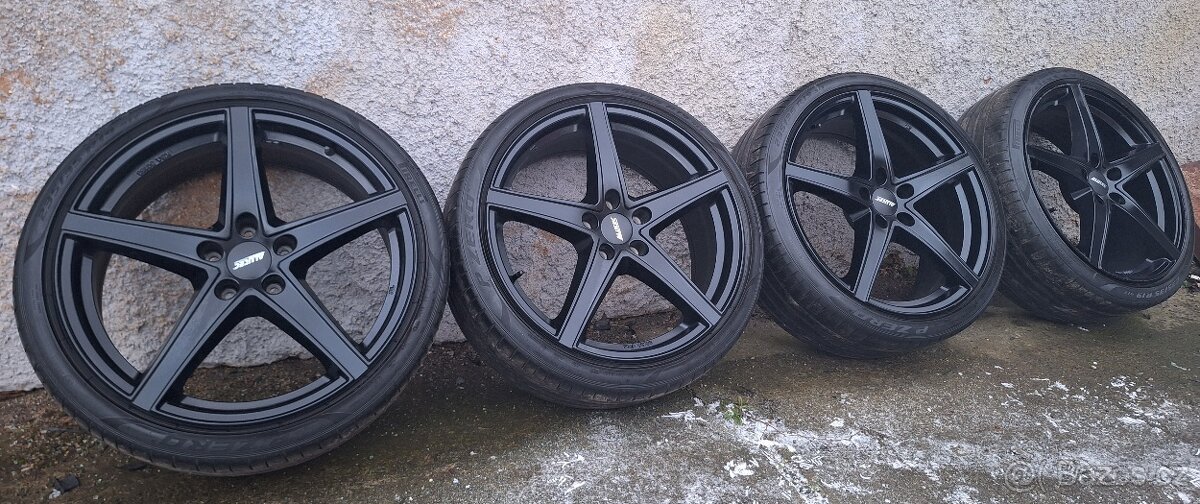 Alu kola R19 5x112 Alutec + letní pneu 235/35/19 Pirelli