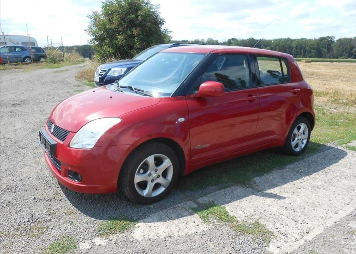 Suzuki Swift 1,4 68 kW 4x4 KLIMA Serviska benzín manuál