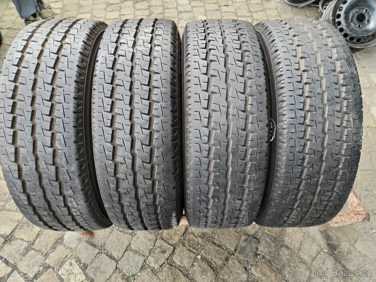 205/65/16 letní pneu BARUM a TOYO 205/65 R16C