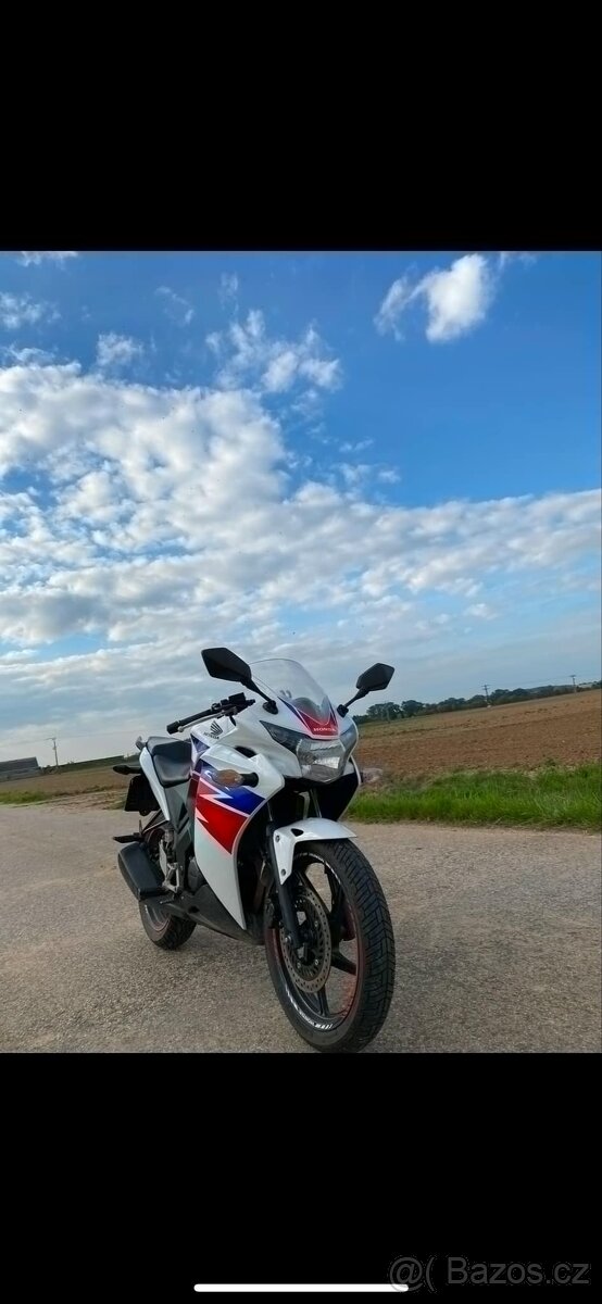 Hondu CBR 125 2014