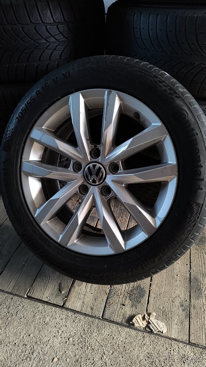 1ks originální disk Volkswagen Passat B7 b8 Škoda Superb III