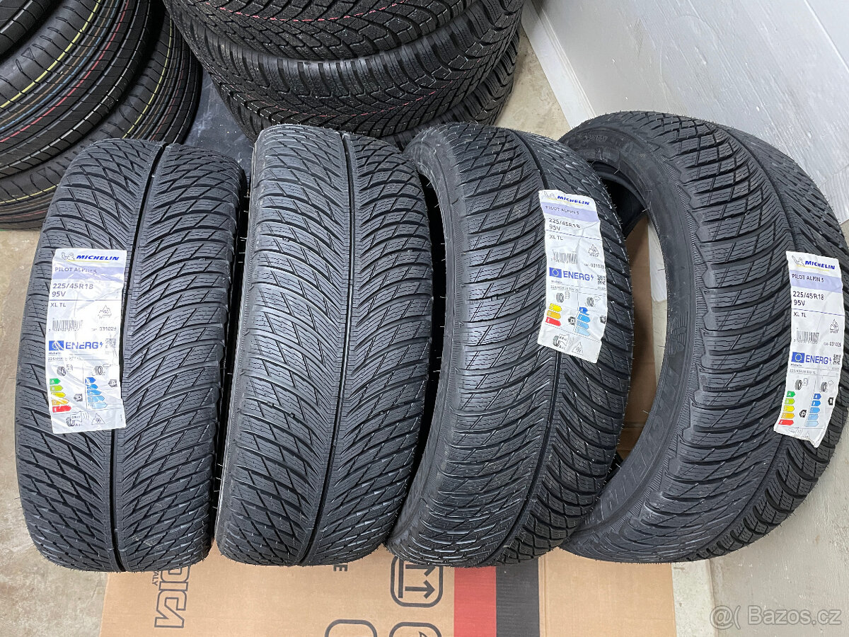 NOVÉ ZIMNÍ MICHELIN PA 5 225/45/18 95V XL DOT2024