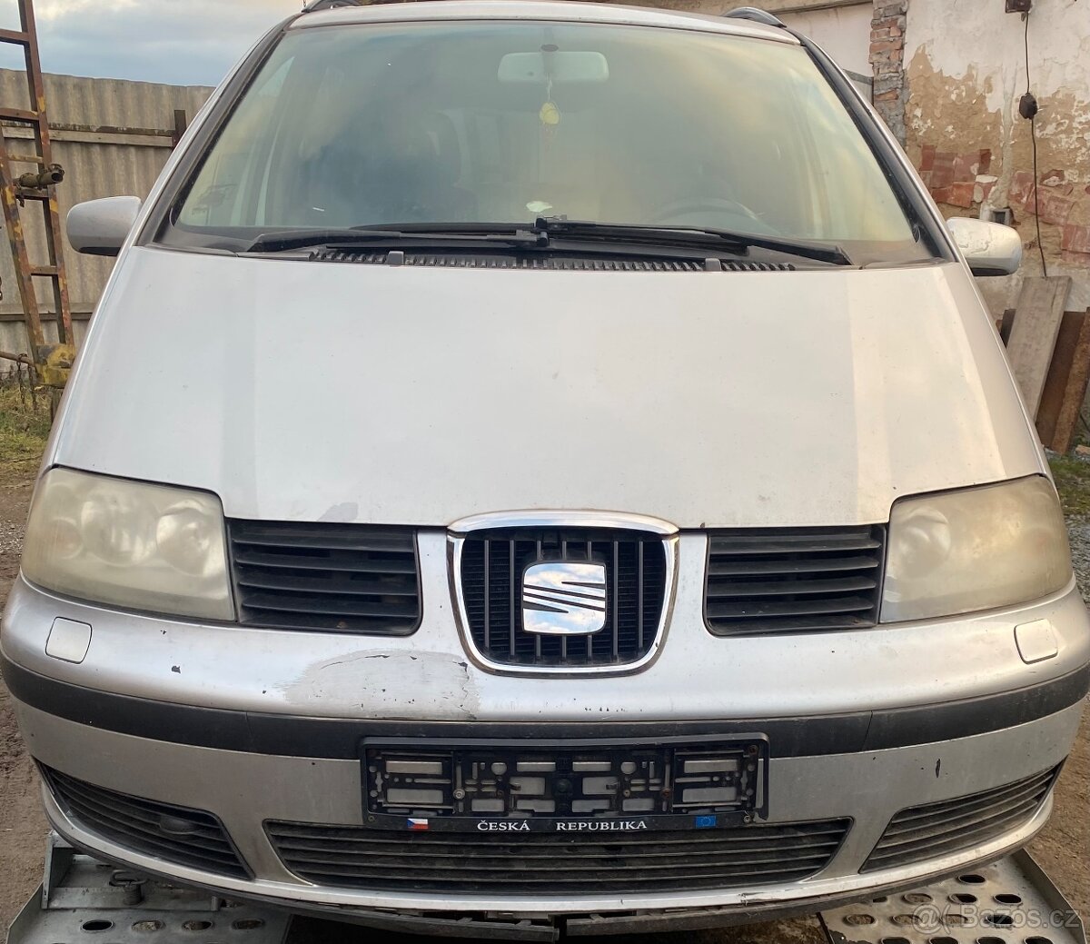 Seat Alhambra 1.9TDI 85kw r.v 03 dily z vozu. Levně