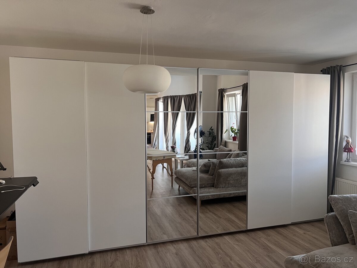 Šatní skříň Ikea Pax 4,5 m