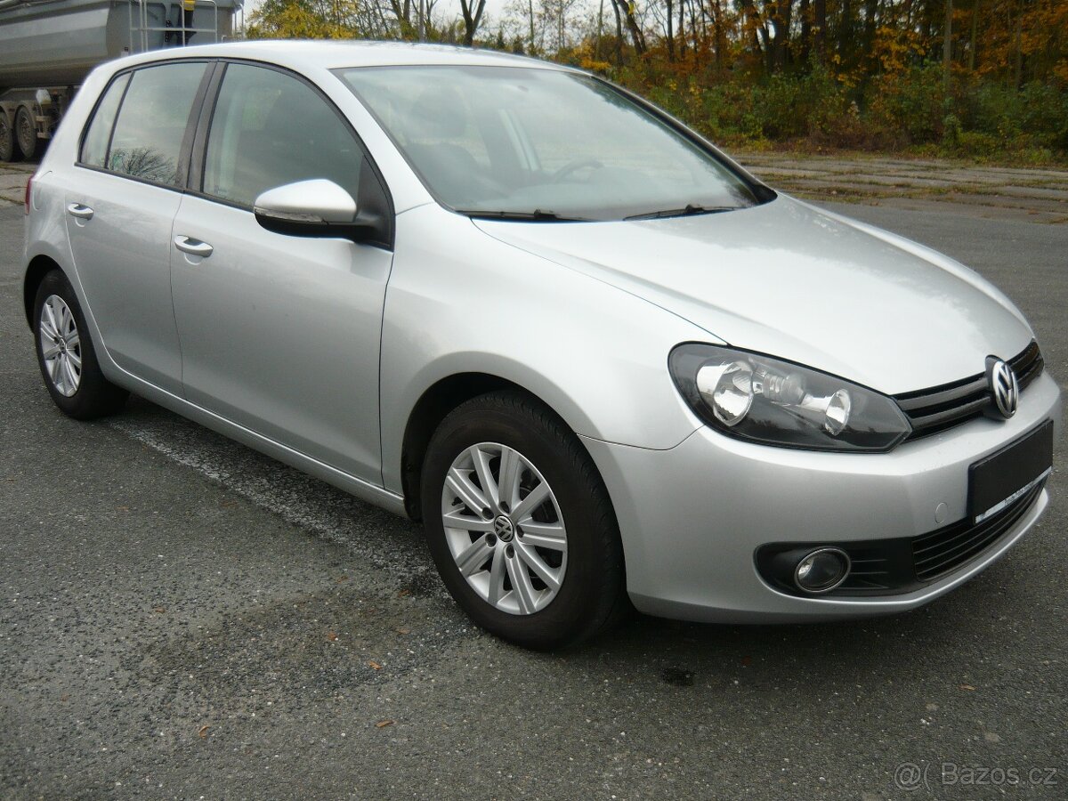 VW GOLF 6  1.6TDI 1.MAJITEL NOVÉ V ČR..