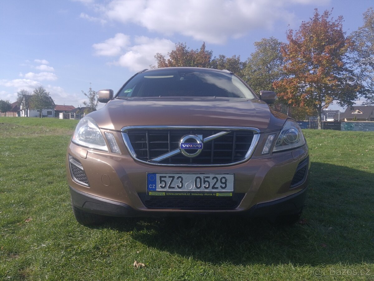 Volvo XC60 4x4 koupeno v ČR Serviska